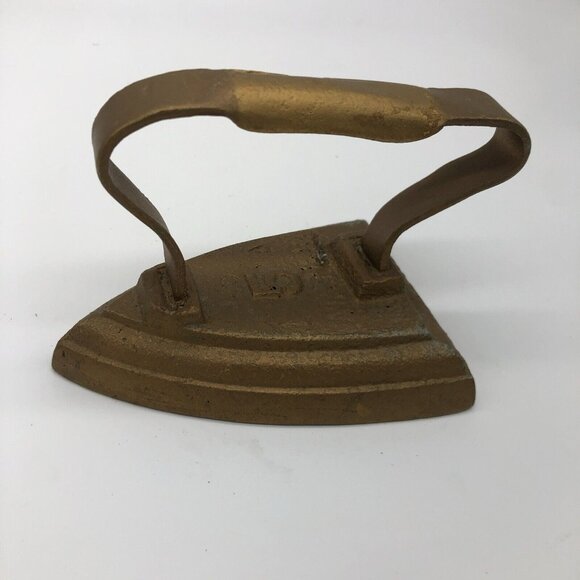 Antiques 1900's Pagoel Cast Iron Sad Iron Gold Cast Iron - Picture 1 of 9